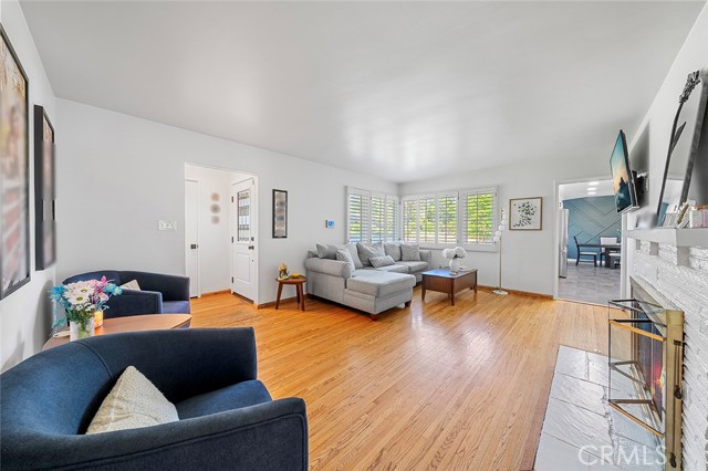 Detail Gallery Image 8 of 56 For 726 E Sierra Madre Ave, Glendora,  CA 91741 - 5 Beds | 2/1 Baths