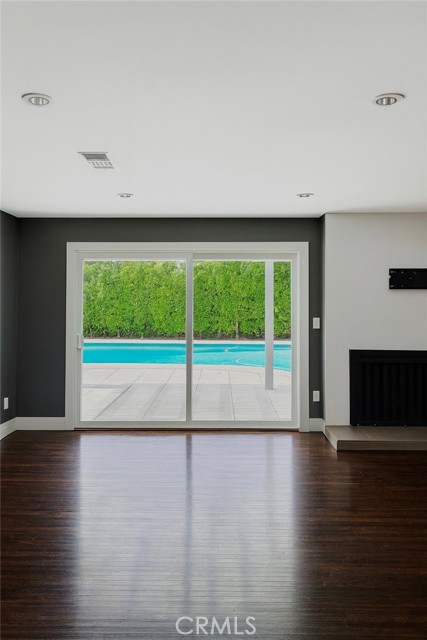 Detail Gallery Image 7 of 21 For 7845 Nevada, Canoga Park,  CA 91304 - 3 Beds | 2 Baths