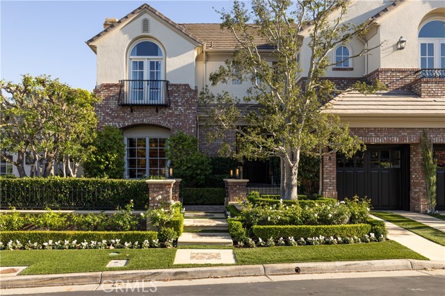 Detail Gallery Image 3 of 72 For 8 Gleneagles Dr, Newport Beach,  CA 92660 - 5 Beds | 5/1 Baths