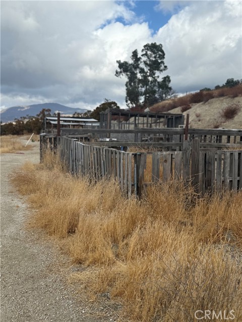 Detail Gallery Image 8 of 11 For 40310 Beaver Ave, Aguanga,  CA 92536 - 3 Beds | 2/1 Baths