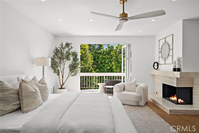48 Belcourt Drive, Newport Beach CA: https://media.crmls.org/medias/dc0f07cb-55ce-4d5c-8579-266cfff612de.jpg