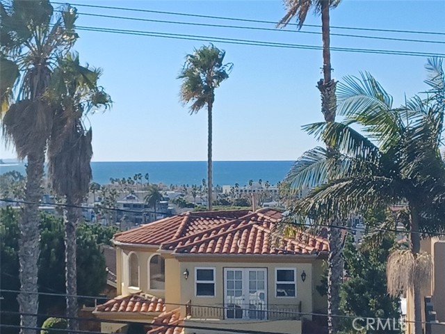 Detail Gallery Image 1 of 1 For 716 N Lucia Ave a,  Redondo Beach,  CA 90277 - 3 Beds | 2/1 Baths