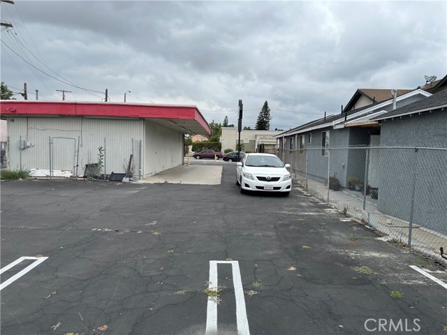 16 E Market Street, Long Beach, California 90805, ,Commercial Sale,For Sale,16 E Market Street,CRSB23088138