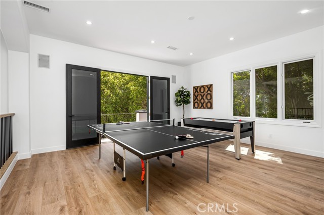 14257 Chandler Boulevard photo 28