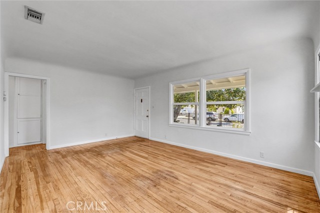 7607 Greg Avenue, Sun Valley CA: https://media.crmls.org/medias/dc109567-4c53-4120-af1a-bc2a96d97194.jpg