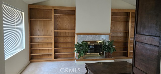 Detail Gallery Image 3 of 8 For 6841 Granada Dr, Palmdale,  CA 93551 - 3 Beds | 3/1 Baths