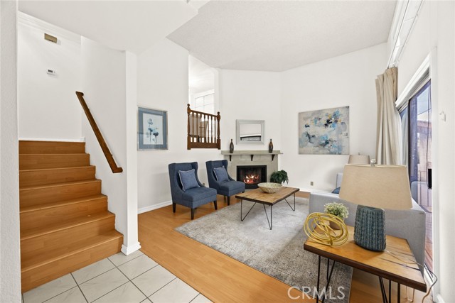 Detail Gallery Image 4 of 14 For 1006 Arcadia Ave #D,  Arcadia,  CA 91007 - 2 Beds | 3 Baths