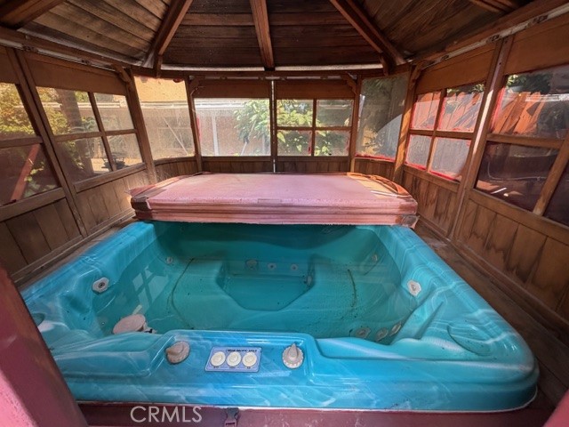 Detail Gallery Image 6 of 9 For 9300 Burnet #122,  North Hills,  CA 91343 - 4 Beds | 2/1 Baths