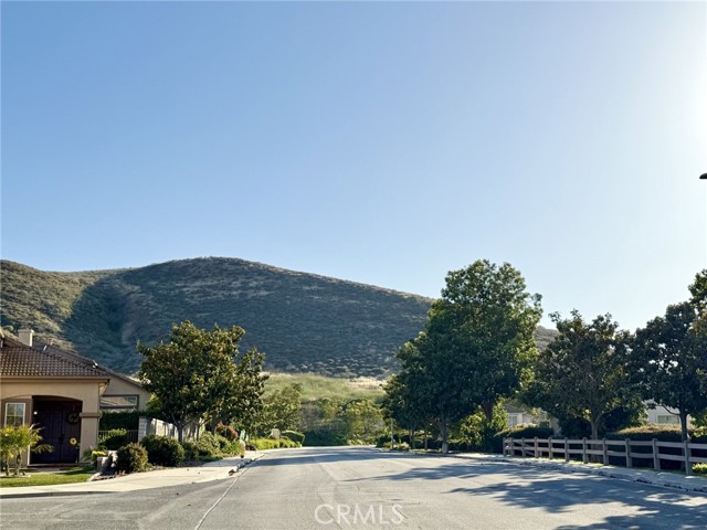 345 Jeremiah Drive, Simi Valley CA: https://media.crmls.org/medias/dc119dd4-7375-406c-8e6a-feb3cded682e.jpg