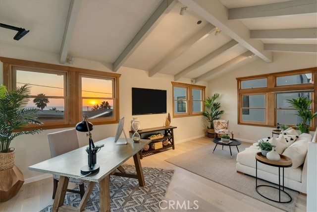 417 34th Place, Manhattan Beach, California 90266, 3 Bedrooms Bedrooms, ,3 BathroomsBathrooms,Residential,Sold,34th,SB21218026