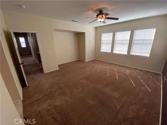 31925 Red Pine Way, Temecula CA: https://media.crmls.org/medias/dc11cff7-9cd8-4d24-b453-2d2d32acd2dc.jpg