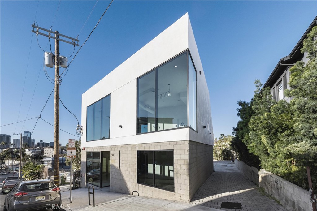 927 Everett Street, Los Angeles, CA 90026
