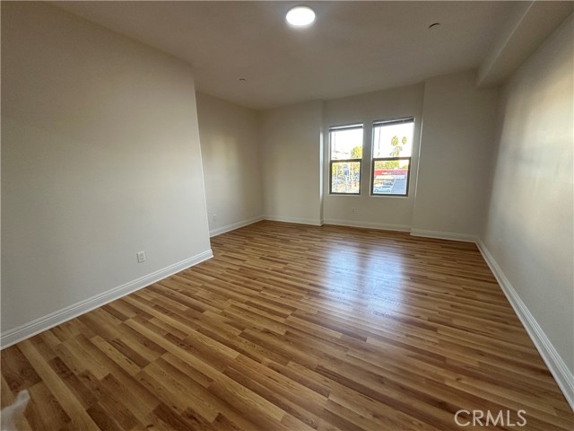 Detail Gallery Image 11 of 25 For 12916 Moorpark St #201,  Studio City,  CA 91406 - 3 Beds | 2 Baths