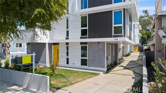 2306 Aviation Boulevard, Redondo Beach, California 90278, 4 Bedrooms Bedrooms, ,5 BathroomsBathrooms,Residential,Sold,Aviation,PV21200474