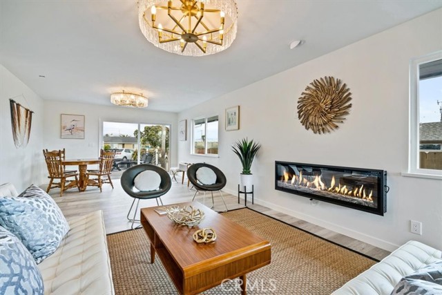 31 N 3rd Street, Cayucos CA: https://media.crmls.org/medias/dc14718b-cc76-41cc-b4b1-a74d21f01458.jpg