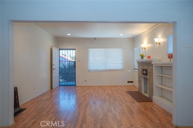 7029 4th Avenue, Los Angeles CA: https://media.crmls.org/medias/dc14d075-2078-4b9f-829f-c6bbdb7b50b2.jpg