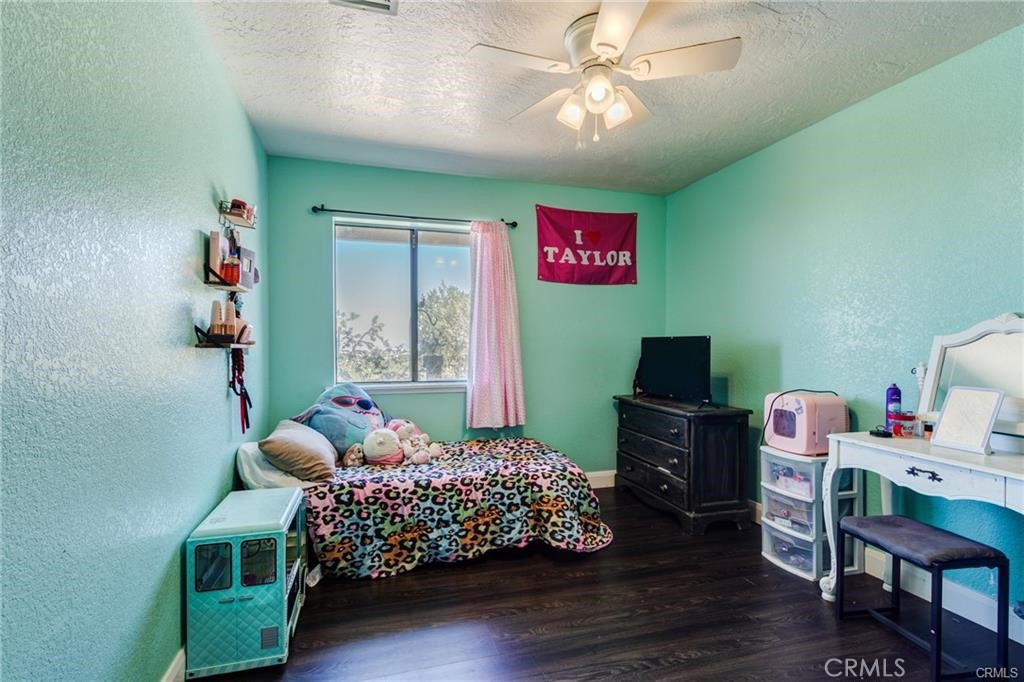 https://media.crmls.org/medias/dc150966-83eb-4227-864b-23dea9488c60.jpg?preset=X-Large