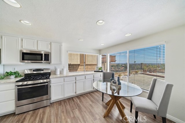 Detail Gallery Image 18 of 41 For 17927 via La Cresta, Chino Hills,  CA 91709 - 4 Beds | 3 Baths