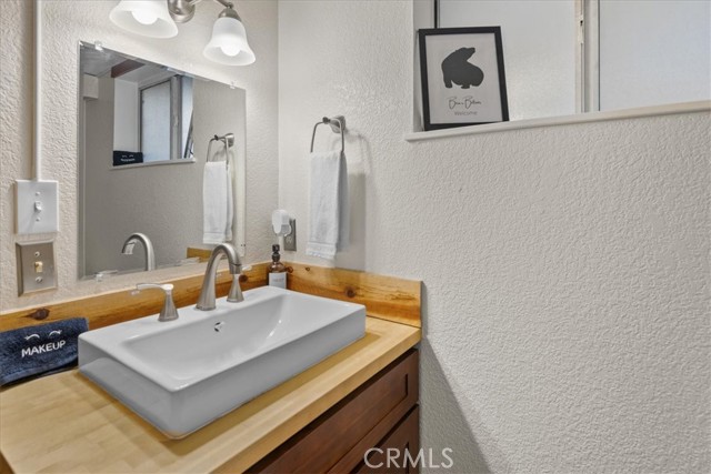 Detail Gallery Image 13 of 30 For 836 E Mountain View Bld, Big Bear City,  CA 92314 - 2 Beds | 2 Baths