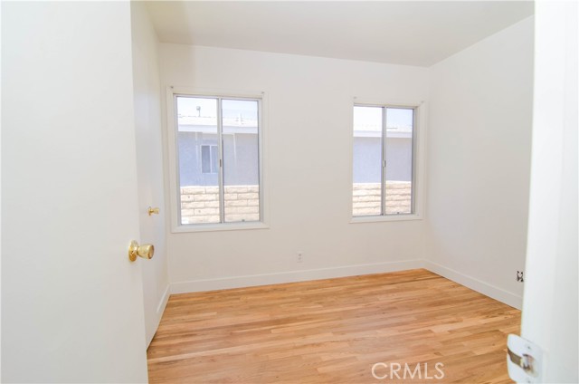 10520 Haskell Avenue, Granada Hills CA: https://media.crmls.org/medias/dc18449e-47ec-4d42-856c-2088de730c14.jpg