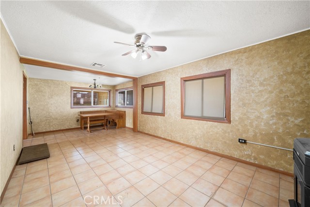 Detail Gallery Image 12 of 22 For 14433 Roy Rogers Ranch, Oro Grande,  CA 92368 - 6 Beds | 5 Baths