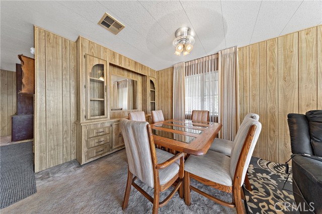 575 S Lyon, Hemet CA: https://media.crmls.org/medias/dc196369-1b94-41d6-ad81-d2cbed9bc0ed.jpg