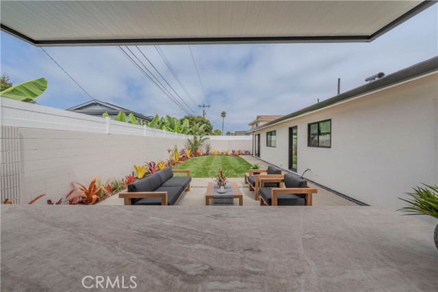 9141 Aloha Drive, Huntington Beach CA: https://media.crmls.org/medias/dc19ac6b-782f-411f-bd8c-9c96c7a5f55a.jpg