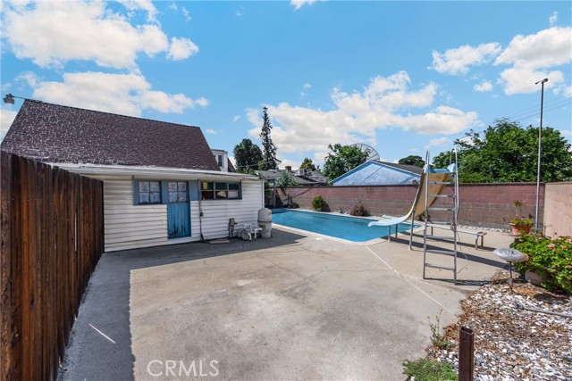 1995 Cadillac Drive, Pomona CA: https://media.crmls.org/medias/dc1a15a8-d466-49b6-84ba-06f29f0b90f0.jpg