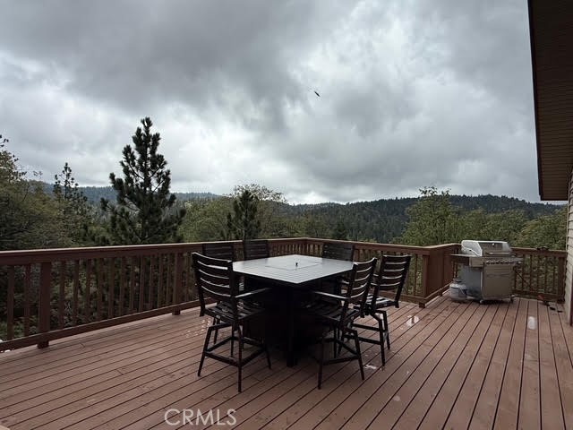 https://media.crmls.org/medias/dc1a680a-7f89-4717-bb4e-44a7c6285c3a.jpg?preset=X-Large