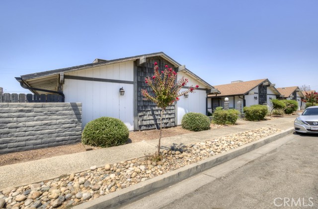 416 Trinity Avenue, Chowchilla CA: https://media.crmls.org/medias/dc1a7f24-1245-4654-b590-3054ac174ff9.jpg