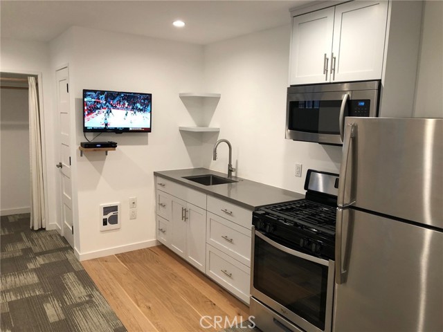 200 39th Street, Manhattan Beach CA: https://media.crmls.org/medias/dc1a946a-7e69-4d91-a550-9e372441e614.jpg