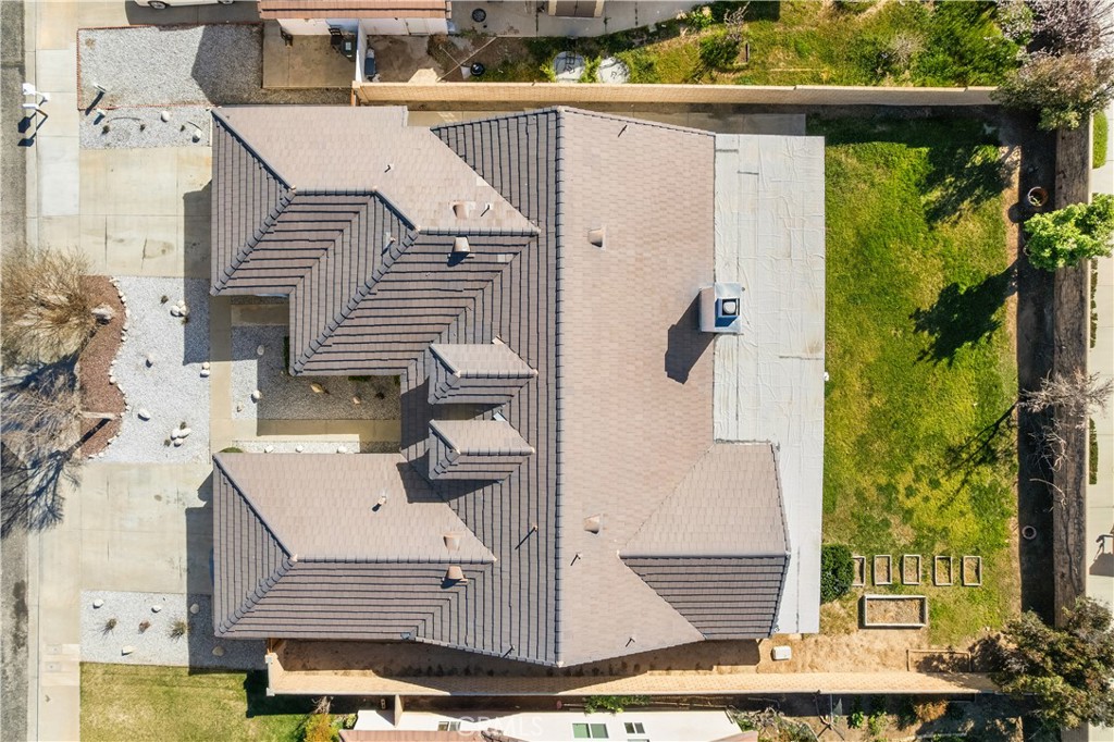 https://media.crmls.org/medias/dc1accef-318d-4533-a28f-7109b82f1d0e.jpg?preset=X-Large
