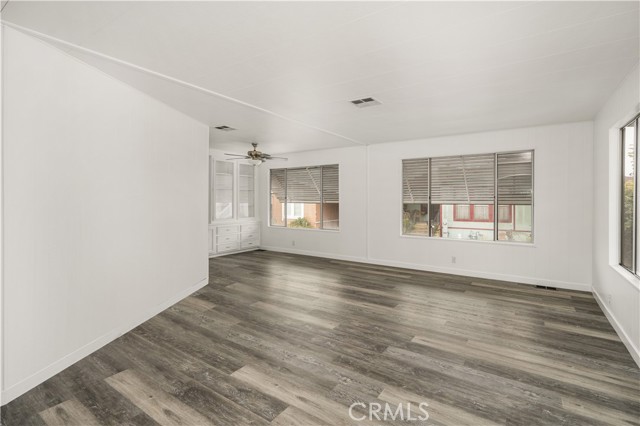 Detail Gallery Image 5 of 31 For 16444 Bolsa Chica #51,  Huntington Beach,  CA 92649 - 2 Beds | 2 Baths