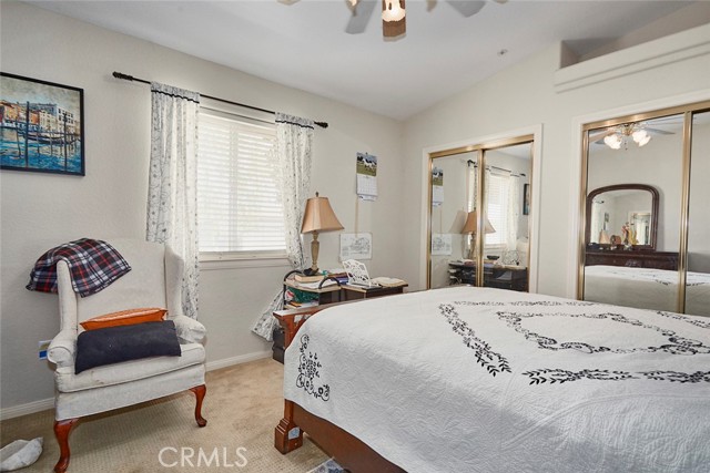 12958 Ranchero Road, Oak Hills CA: https://media.crmls.org/medias/dc1bc359-4004-4f55-8de0-c9699722ab11.jpg