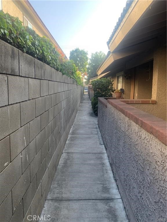 https://media.crmls.org/medias/dc1d4bb5-0431-4d07-ad8a-e9714a154847.jpg?preset=X-Large