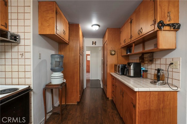 8841 California, Riverside CA: https://media.crmls.org/medias/dc1d9056-cd94-4f75-844f-9bf32d3bcfb8.jpg