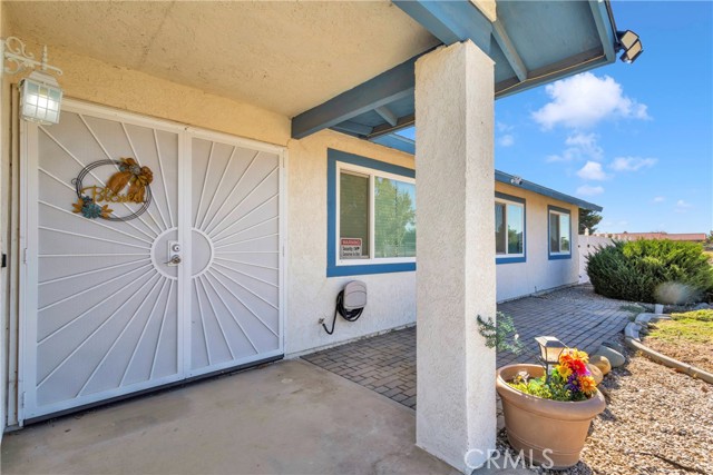 Detail Gallery Image 3 of 26 For 21055 Thunderbird Rd, Apple Valley,  CA 92307 - 3 Beds | 2 Baths