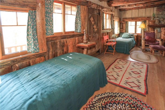 Detail Gallery Image 20 of 47 For 39342 Mohawk Dr, Fawnskin,  CA 92333 - 4 Beds | 2 Baths