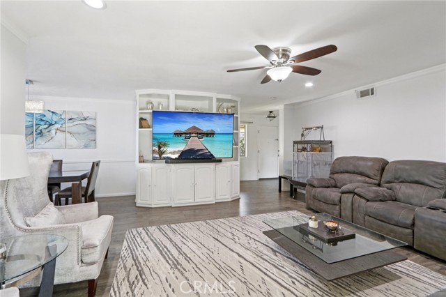 Detail Gallery Image 5 of 25 For 7815 Vassar, Canoga Park,  CA 91304 - 4 Beds | 2 Baths