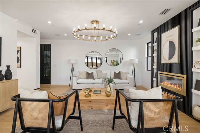 Detail Gallery Image 11 of 34 For 22002 Ocean Ave, Torrance,  CA 90503 - 4 Beds | 4/1 Baths