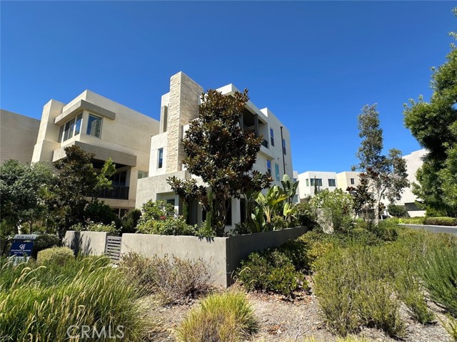 195 Stellar, Irvine CA: https://media.crmls.org/medias/dc1ef98b-6d5b-4a32-9ee7-22c524287785.jpg