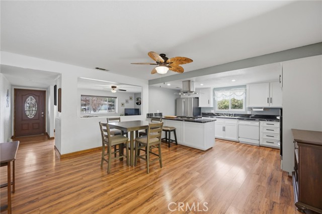 Detail Gallery Image 10 of 31 For 217 N Hemet, Hemet,  CA 92544 - 3 Beds | 2 Baths