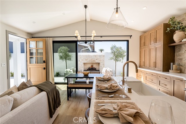 Detail Gallery Image 11 of 16 For 1589 Santa Ana #B,  Costa Mesa,  CA 92627 - 2 Beds | 2 Baths