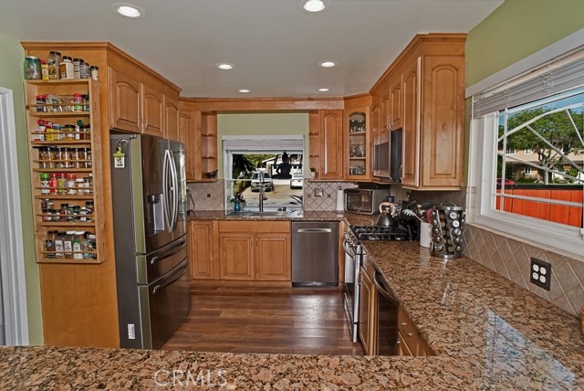 Detail Gallery Image 7 of 36 For 2061 Apollo Ct, Simi Valley,  CA 93065 - 4 Beds | 2/1 Baths