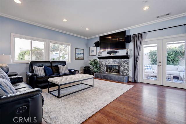 2409 Voorhees Avenue, Redondo Beach, California 90278, 4 Bedrooms Bedrooms, ,2 BathroomsBathrooms,Residential,Sold,Voorhees,SB21187406