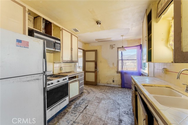 1393 Ward Way, Mentone CA: https://media.crmls.org/medias/dc209823-d011-4c95-9869-c62cf9b1cd8f.jpg