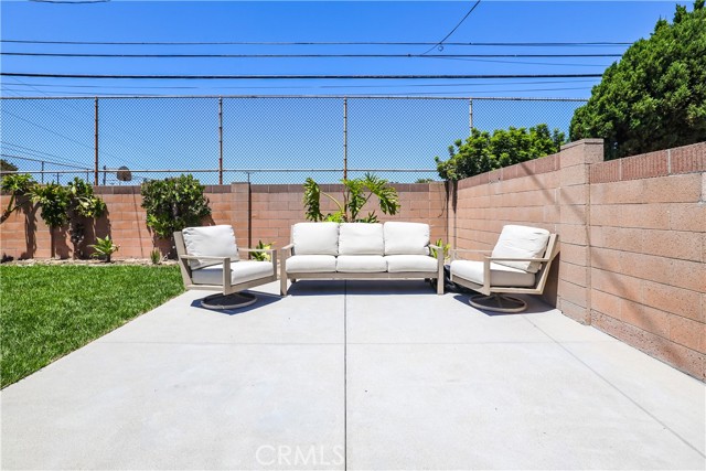 Detail Gallery Image 15 of 18 For 15801 Carrie Ln, Huntington Beach,  CA 92647 - 3 Beds | 2 Baths