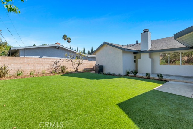 Detail Gallery Image 30 of 39 For 10133 Whitaker Ave, Granada Hills,  CA 91343 - 3 Beds | 3 Baths