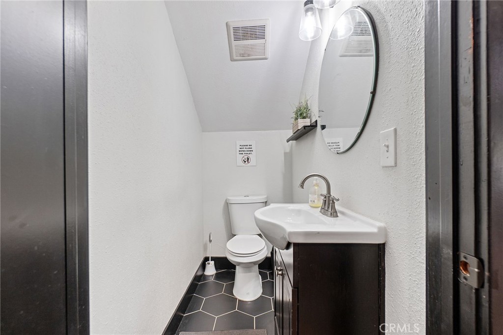 MLS #OC25176241 image #29