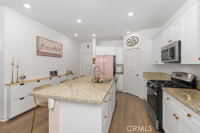 Detail Gallery Image 9 of 34 For 32600 Manhattan Ave, Winchester,  CA 92596 - 4 Beds | 3 Baths